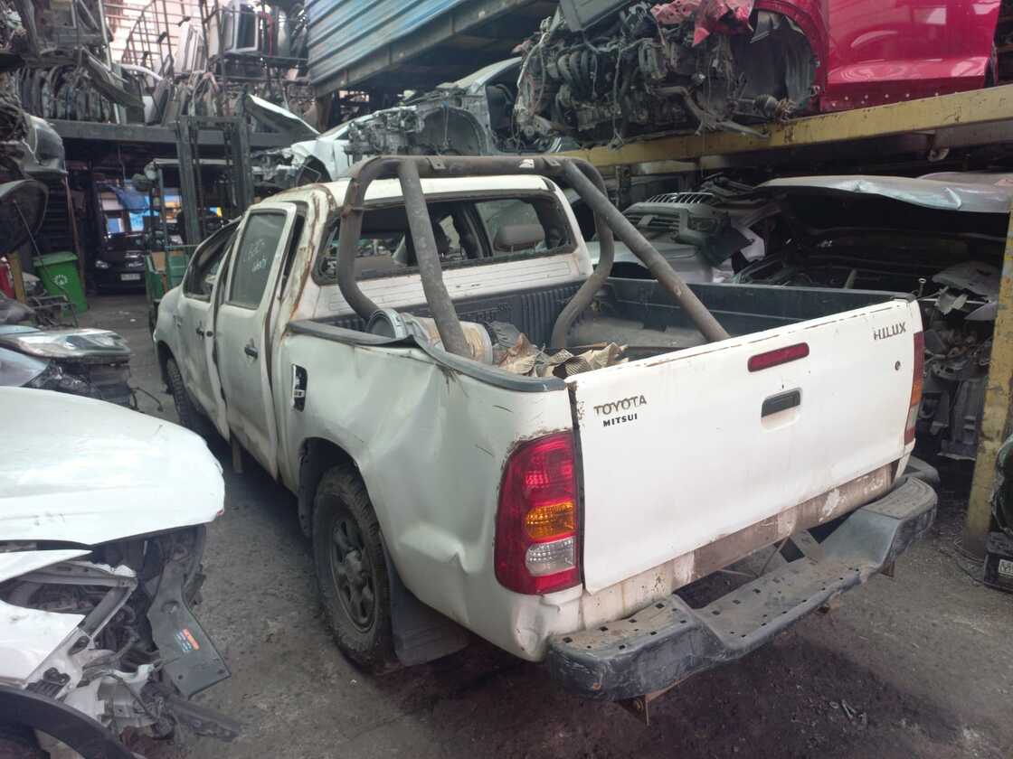  Toyota HILUX 2006    EN DESARME